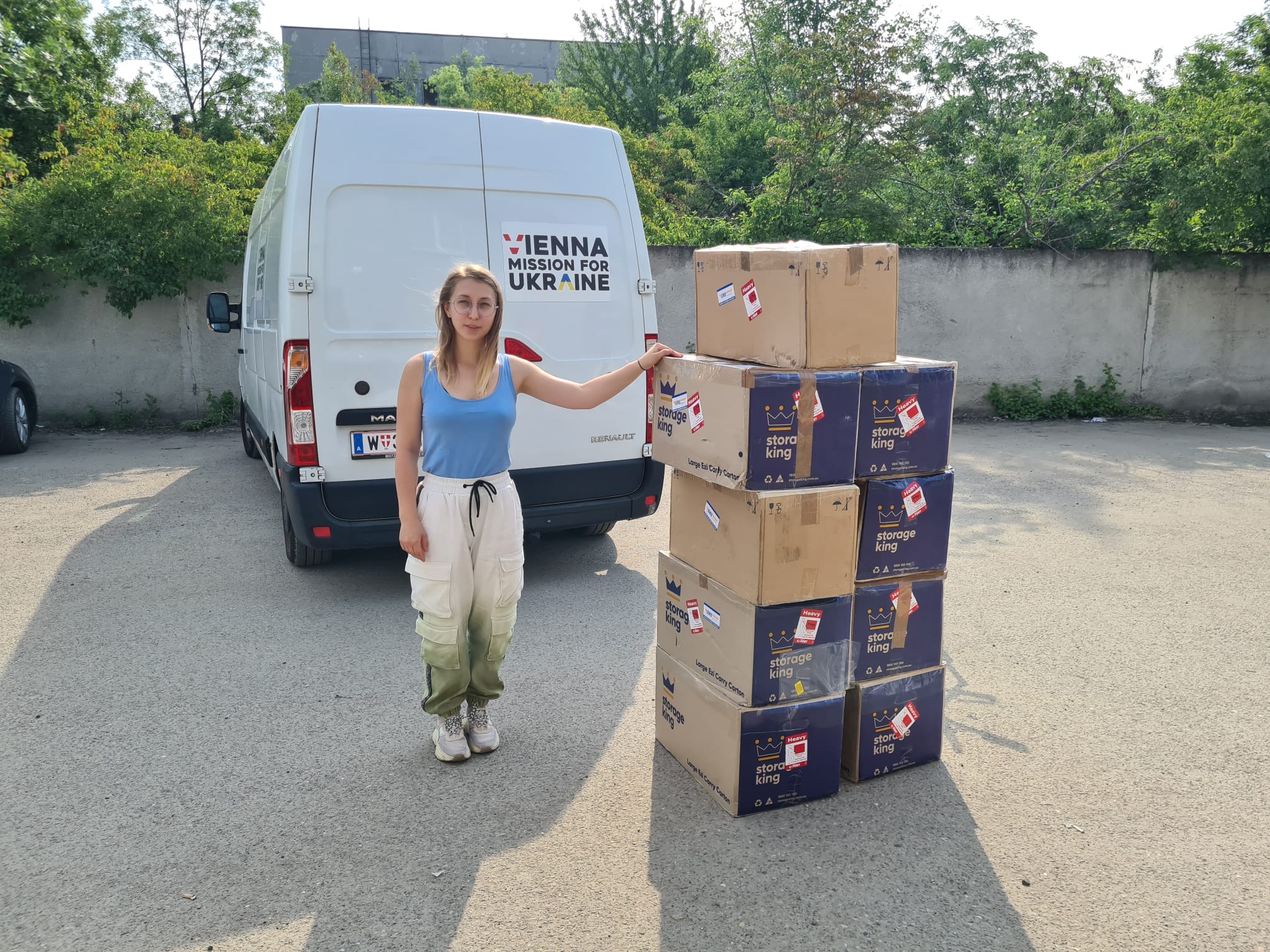 Sasha delivering 9 boxes of Oleg's Insulin to Nova Poshta in Vynohradiv